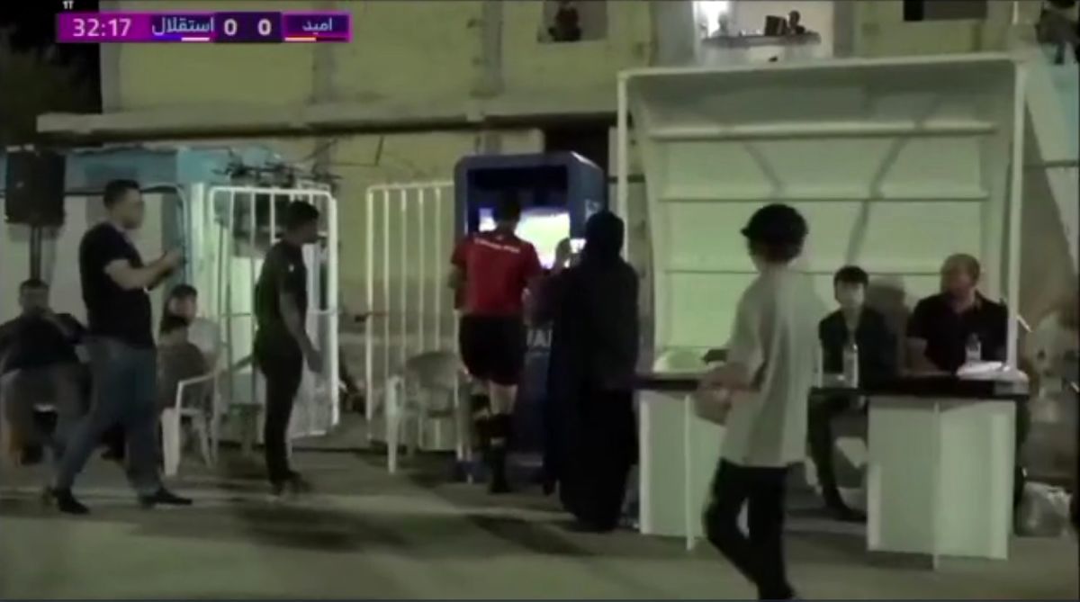 توضیح عجیب رئیس هیات فوتبال فارس در مورد استفاده از VAR در شهر لار، در جریان نیستم 4 توضیح عجیب رئیس هیات فوتبال فارس در مورد استفاده از VAR در شهر لار، در جریان نیستم