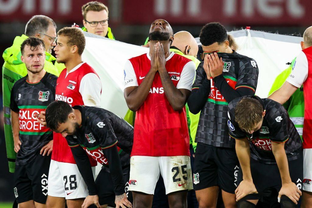 شوک در لیگ هلند با بیهوشی بازیکن نایمخن/ ویدئو 11 photo_2023-10-29_22-23-32