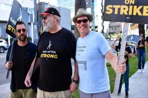 بن بست مذاکرات بازیگران و استودیوهای بزرگ فیلمسازی هالیوود 2 بن بست مذاکرات بازیگران و استودیوهای بزرگ فیلمسازی هالیوود