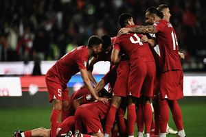 رقص و پایکوبی اعضای تیم ملی ترکیه پس از صعود به یورو ۲۰۲۴/ ویدئو 2 رقص و پایکوبی اعضای تیم ملی ترکیه پس از صعود به یورو ۲۰۲۴/ ویدئو