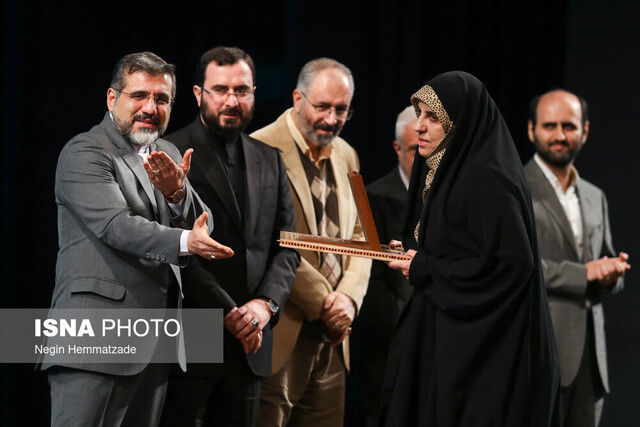 جایزه ۴۰۰ میلیونی را چه فردی برد؟ 6 1703722203 19 جایزه ۴۰۰ میلیونی را چه فردی برد؟