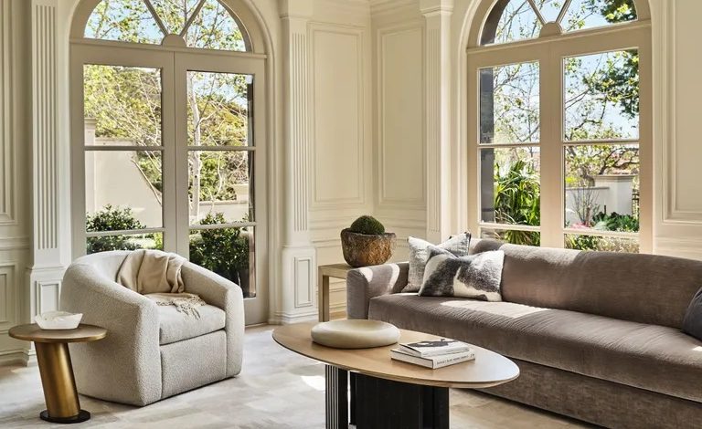 6 نادرست رایج در منفعت گیری از لوازم گرمایشی که باید بدانید! 5 مسدود کردن دریچه های حرارتی با مبلمان