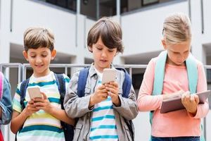 تا چند ساعت منفعت گیری موبایل بدون زیان است؟ 8 تا چند ساعت استفاده موبایل بدون زیان است؟