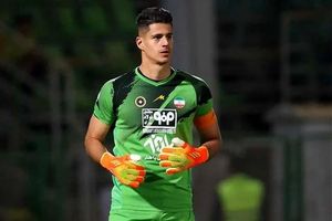 عذرخواهی فدراسیون فوتبال از دروازه‌بان سپاهان درباره رقم قراردادش/ ویدئو