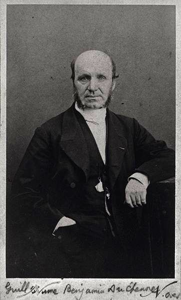 لبخند دوشن ؛ از الگویی برای لبخند واقعی تا تحقیقاتی که روی سرهای بریده انجام می شد! (+عکس)