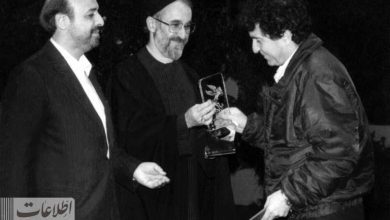 سیمرغی که سید محمد خاتمی به داریوش مهرجویی داد/ عکس 5 photo_2024-02-12_23-27-40