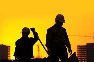 اگر دولت امسال دستمزد را به مقدار کافی افزایش ندهد موج خروج کارگران از سرزمین افزایش شدیدی خواهد داشت/ ویدئو 5 اگر دولت امسال دستمزد را به میزان کافی افزایش ندهد موج خروج کارگران از کشور افزایش شدیدی خواهد داشت/ ویدئو