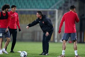 اگر یحیی گل محمدی به تیم فرد دیگر می رفت کل کادر از پرسپولیس جدا می شدند/ ویدئو_بام وطن 5 اگر یحیی گل محمدی به تیم دیگری می رفت کل کادر از پرسپولیس جدا می شدند/ ویدئو