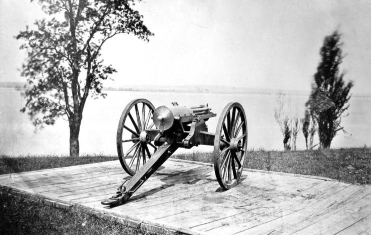 سلاحی که آمریکایی ها به آن هیولا می گویند ؛ از جنگ ویتنام تا سرویس مخفی رئیس جمهور/ تصاویر_بام وطن 11 تیربار ام134 مینی گان