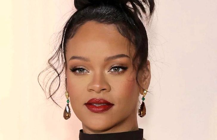 سلبریتی های ثروتمند هالیوود که برای خرید خانه وام های کلان گرفته اند 23 سلبریتی های ثروتمند هالیوود که برای خرید خانه وام های کلان گرفته اند