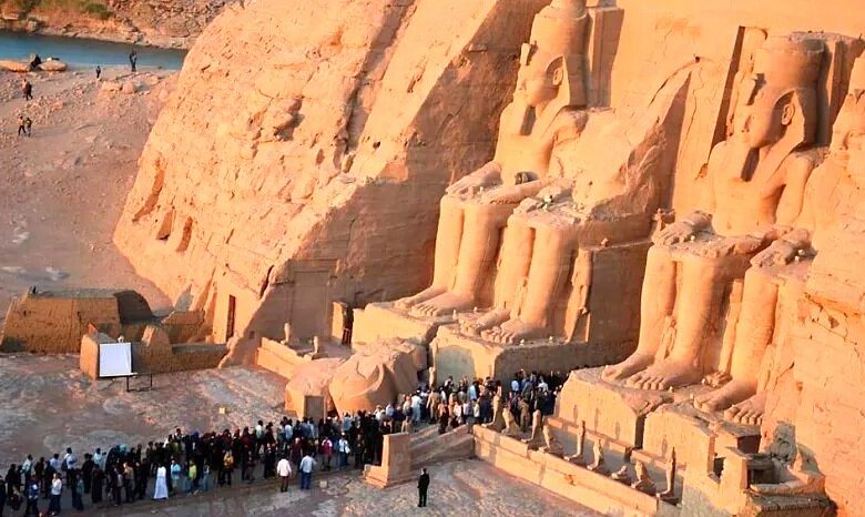 نیمه گمشده پادشاه مصری بعد از ۱۰۰ سال کشف شد!/ عکس 1 نیمه گمشده پادشاه مصری پس از ۱۰۰ سال کشف شد!/ عکس