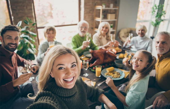 چرا در دیدارهای خانوادگی عصبی هستیم؟_بام وطن 6 چرا در دیدارهای خانوادگی عصبی هستیم؟