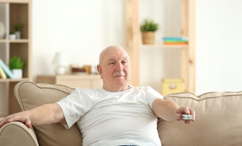 اگر میانسال هستید، بی خیال نشستن دائم شوید!_بام وطن 3 نشستن چگونه بر سلامت افراد میانسال و مسن تاثیر می گذارد؟