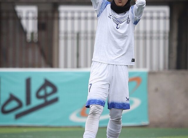 خانم گل فوتبال زنان ایران در ۴ دقیقه!_بام وطن 1 62996645