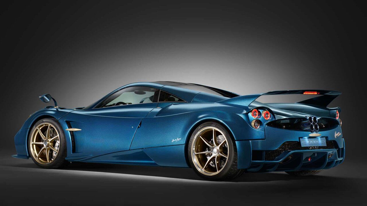 ابرخودروی تازه پاگانی با گیربکس دستی معارفه شد/ تصاویر_بام وطن 10 ابرخودروی جدید پاگانی با گیربکس دندهای معرفی شد /عکس