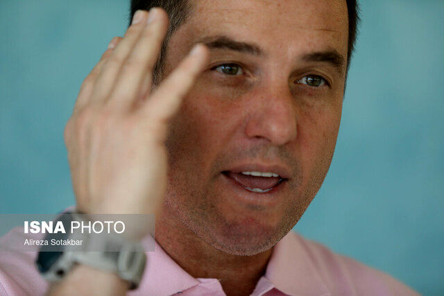 به مرگ تهدید شدم/ «قهرمانی با گل آفساید» حرفی سطحی است_بام وطن 7 اوسمار: به مرگ تهدید شدم/ «قهرمانی با گل آفساید» حرفی سطحی است