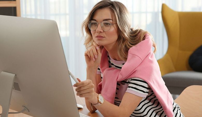 جواب امتحانی تشکیل شده توسط هوش مصنوعی قابل تشخیص نیست_بام وطن 1 امروزه بسیاری از دانشآموزان و دانشجویان تکالیف خود را با استفاده از هوش مصنوعی انجام میدهند