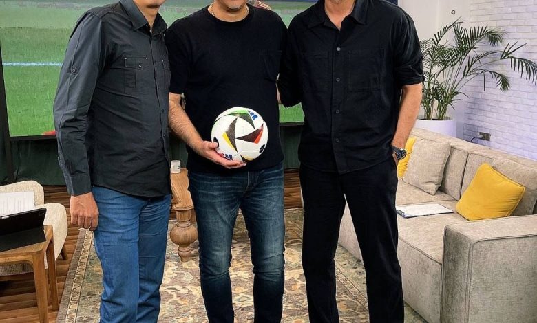 عکس | لبخند عادل فردوسی‌پور و برادرش کنار علی دایی