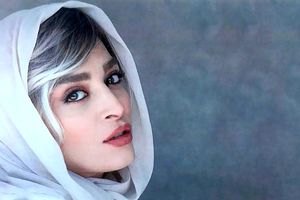 پوشش خاص اندیشه فولادوند در اکران یک فیلم/ ویدئو_بام وطن 4 پوشش خاص اندیشه فولادوند در اکران یک فیلم/ ویدئو