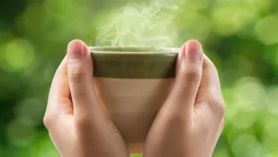 کمکی که نوشیدن آب گرم به بدن تان می کند_بام وطن 5 drinking hot water 1