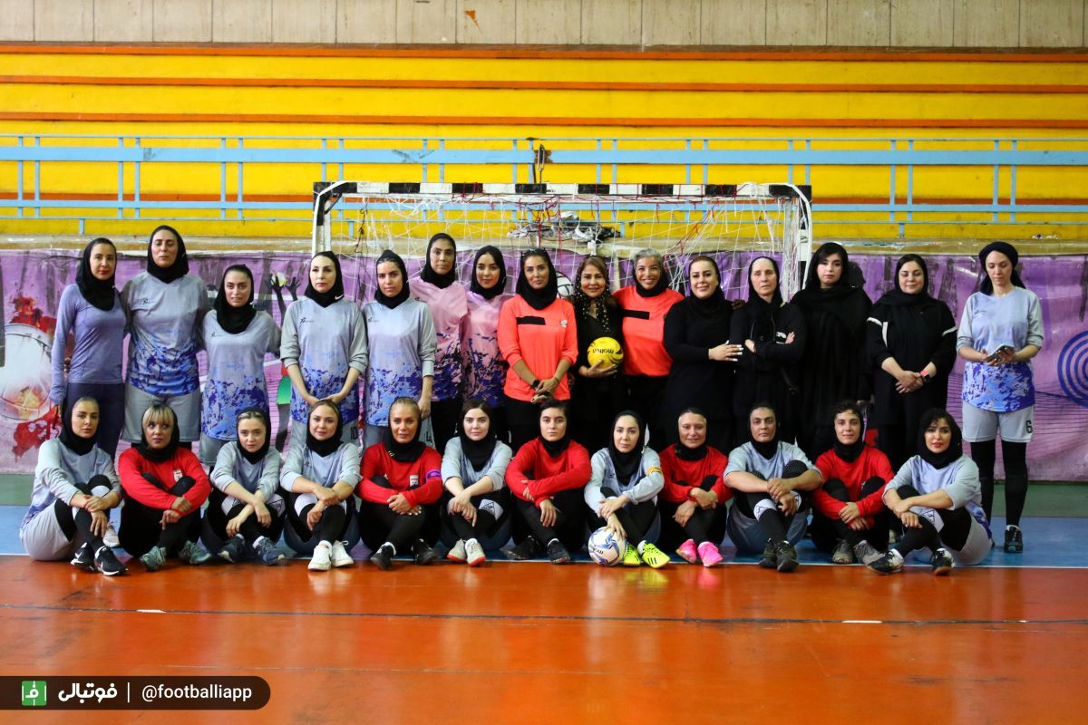 دیدار تیم فوتسال بانوان هنرمندان و پیشکسوتان تهران/ تصاویر_بام وطن 4 1722516148 363 دیدار تیم فوتسال بانوان هنرمندان و پیشکسوتان تهران تصاویر بام وطن