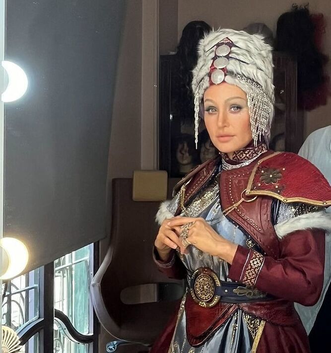 گریم و استایل دلنشین الناز شاکردوست در نقش تهمینه همسر رستم_بام وطن 6 14