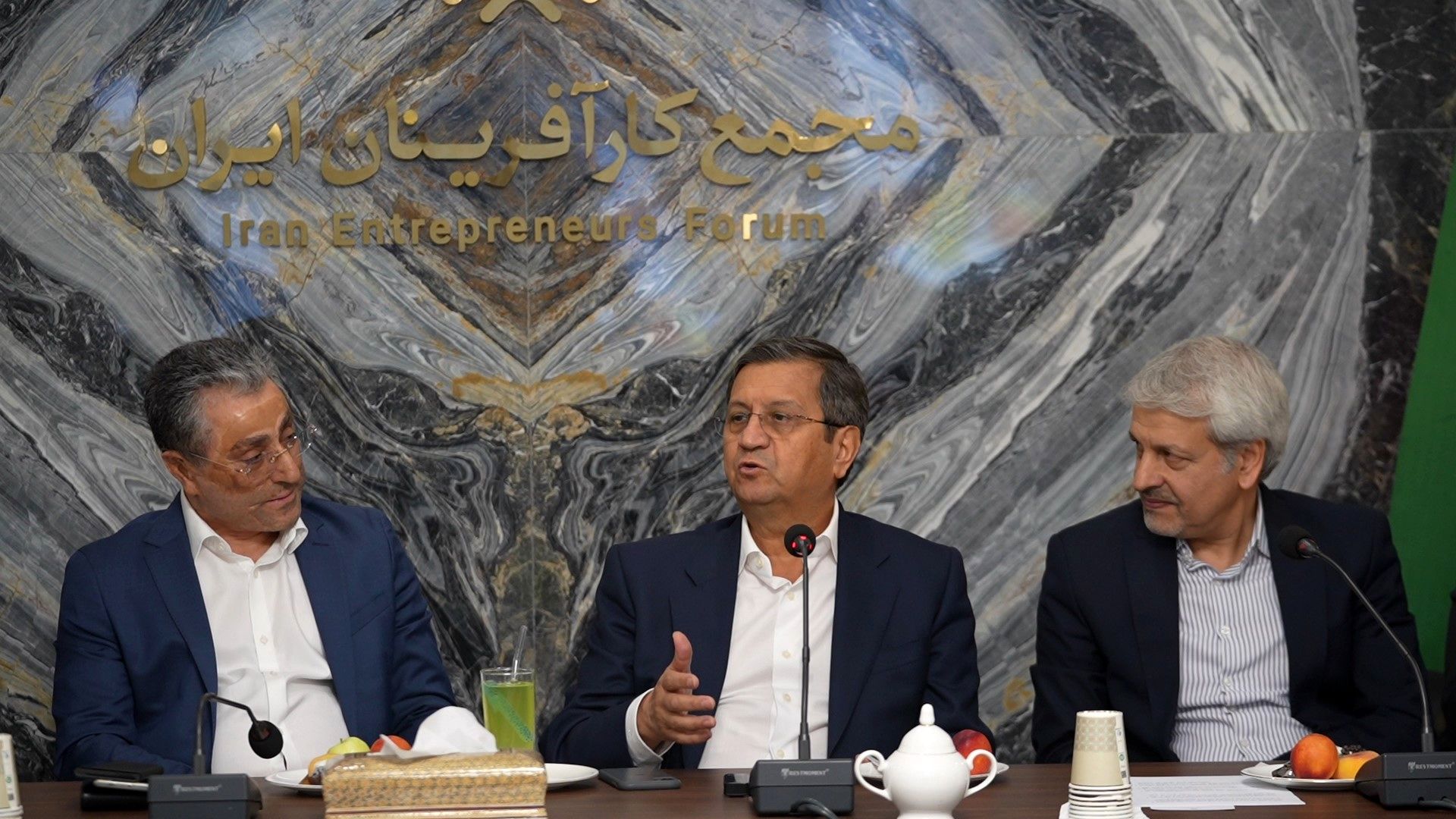 در قسمت اقتصادی با کارافرینان همفکری خواهم کرد_بام وطن 14 1724069527 674 در قسمت اقتصادی با کارافرینان همفکری خواهم کرد بام وطن