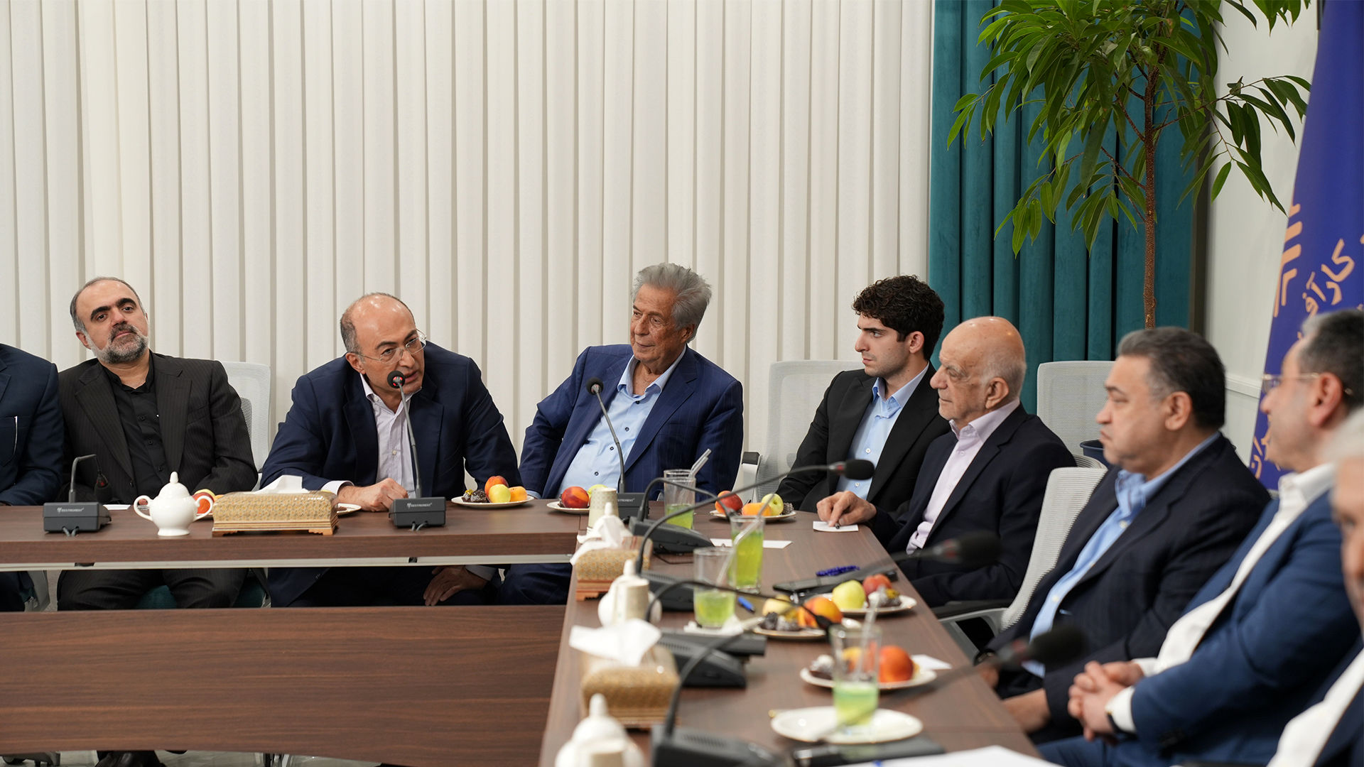 در قسمت اقتصادی با کارافرینان همفکری خواهم کرد_بام وطن 19 1724069528 28 در قسمت اقتصادی با کارافرینان همفکری خواهم کرد بام وطن