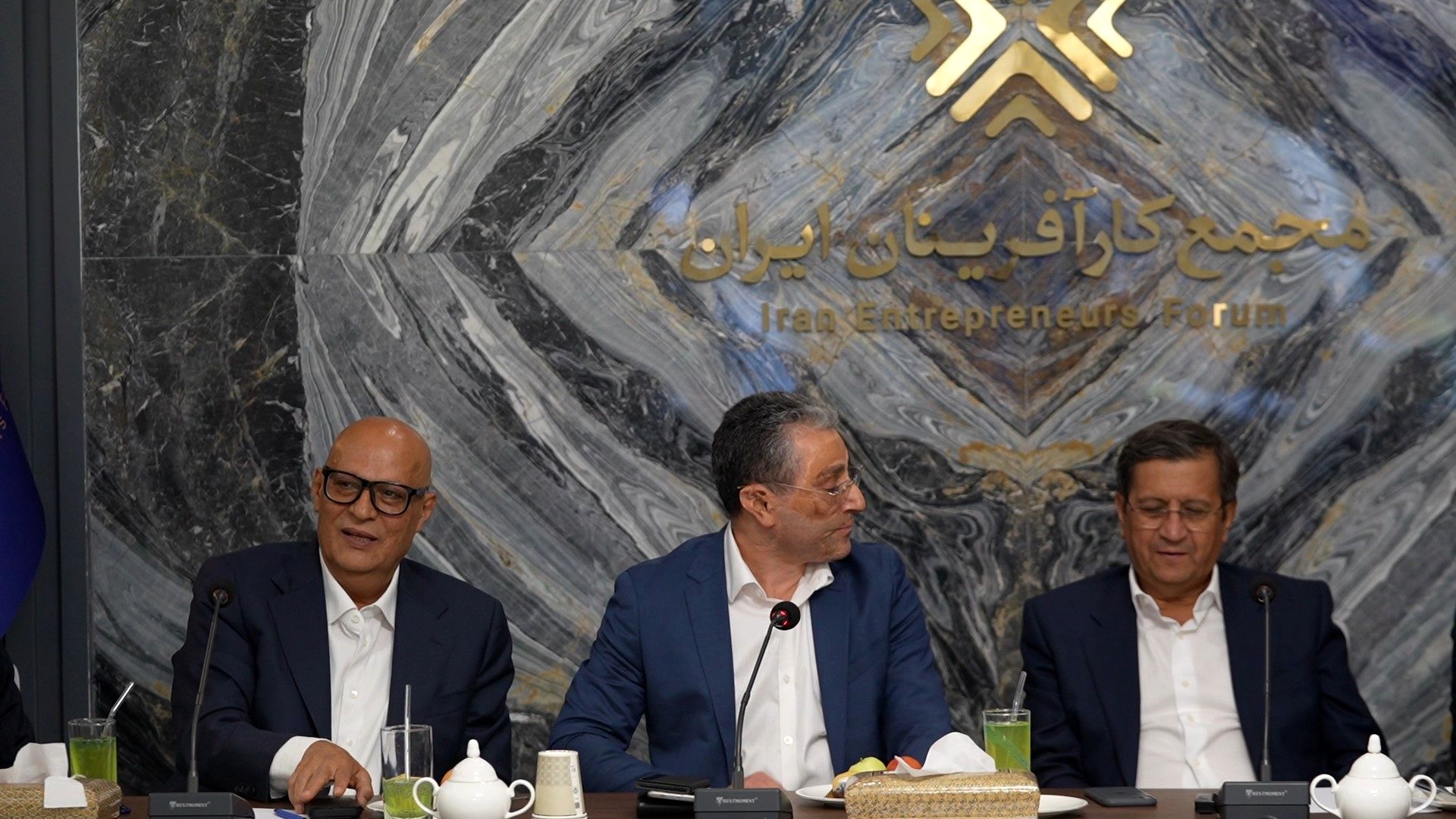 در قسمت اقتصادی با کارافرینان همفکری خواهم کرد_بام وطن 18 1724069528 337 در قسمت اقتصادی با کارافرینان همفکری خواهم کرد بام وطن