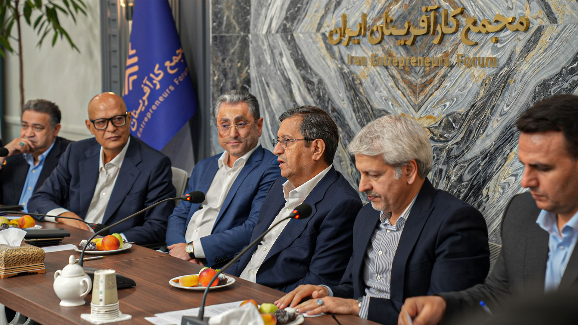 در قسمت اقتصادی با کارافرینان همفکری خواهم کرد_بام وطن 17 1724069528 735 در قسمت اقتصادی با کارافرینان همفکری خواهم کرد بام وطن