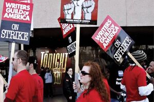 تجمع هنرمندان هالیوودی علیه تاثیرات منفی به کارگیری هوش مصنوعی در صنعت بازی/ ویدئو_بام وطن 5 تجمع هنرمندان هالیوودی علیه تاثیرات منفی به کارگیری هوش مصنوعی در صنعت بازی/ ویدئو