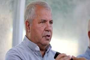 فوتبال ایران را 5 سال تعطیل کنید_بام وطن 3 فوتبال ایران را 5 سال تعطیل کنید