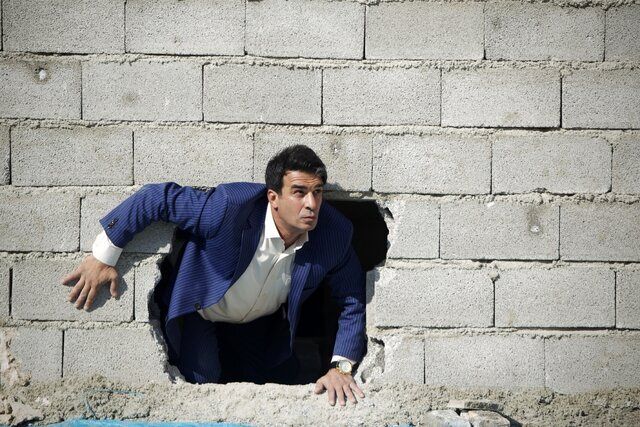 تحول چهره اکبر عبدی در یک سریال تازه تلویزیونی_بام وطن 9 تغییر چهره اکبر عبدی در یک سریال جدید تلویزیونی | ببینید