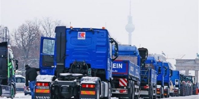 عرضه ۴۰دستگاه کامیونت فورس و کامیون بایک در بورس کالا