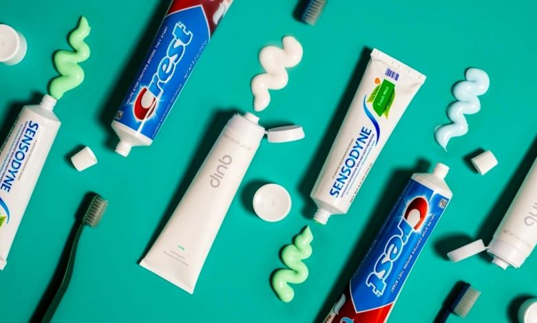 دندانپزشکان توصیه می‌کنند از این نوع خمیردندان‌ها دوری کنید! / ترجمه