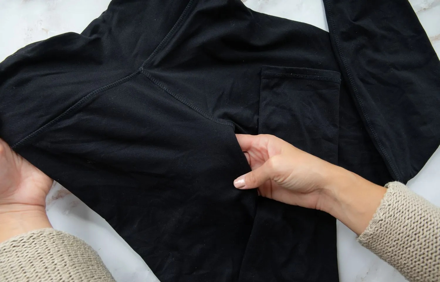 چند ترفند ساده برای جلوگیری از بور شدن لباس های مشکی_بام وطن 4 چند-ترفند-ساده-برای-جلوگیری-از-بور-شدن-لباس-های-مشکی