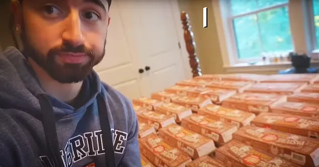 این مرد در طول یک ماه ۷۰۰ عدد تخم مرغ خورد و نتیجه این آزمایش شگفت انگیز بود_بام وطن 7 این مرد در طول یک ماه ۷۰۰ عدد تخم مرغ خورد و نتیجه این آزمایش شگفت انگیز بود