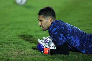 با دستور شهریاری؛ حسینی از وجود در تمرین استقلال منع شد_بام وطن 2 با دستور شهریاری؛ حسینی از حضور در تمرین استقلال منع شد