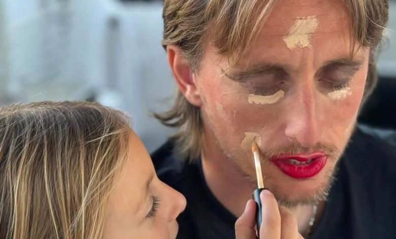 تحول چهره شگفت مودریچ به دست دخترش! ستاره رئال مادرید سوژه طنز شد_بام وطن 1 تغییر چهره عجیب مودریچ به دست دخترش! ستاره رئال مادرید سوژه طنز شد (عکس)