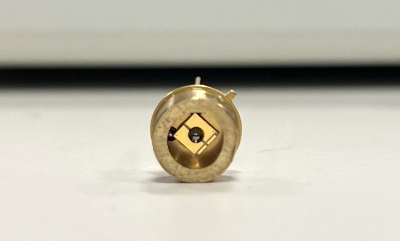 این دستگاه کوچک تولید انرژی خورشیدی در شب را ممکن کرده است / ترجمه