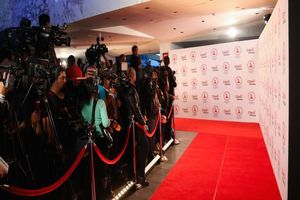 سلبریتی های مفلوک از برهنگی حمایتکردند_بام وطن 23 سلبریتی های مفلوک از برهنگی حمایت کردند