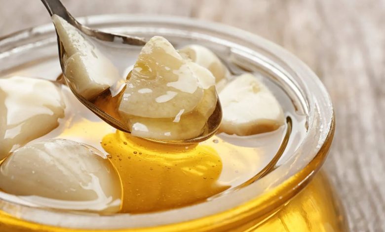 عسل و سیر را به این چند علت با هم ترکیب کنید_بام وطن 3 عسل-و-سیر-1