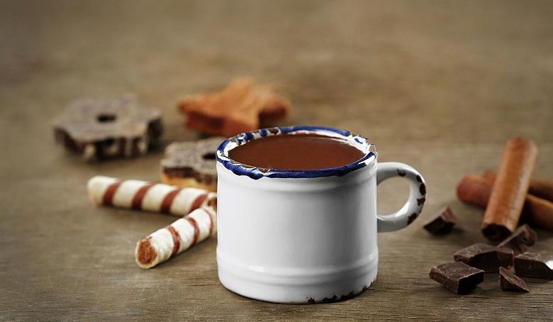 چرا نوشیدن یک لیوان شیرکاکائو داغ پیش از خواب معجزه میکند؟_بام وطن 1 شکلات داغ