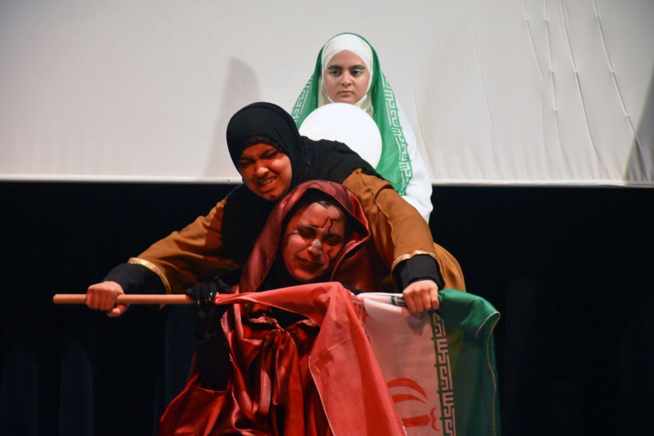 تب ترندها باید در تئاتر نقل شود/ نوجوان امروزی بدون علتحرفی نمیپذیرد_بام وطن 10 تئاتر نوجوانان