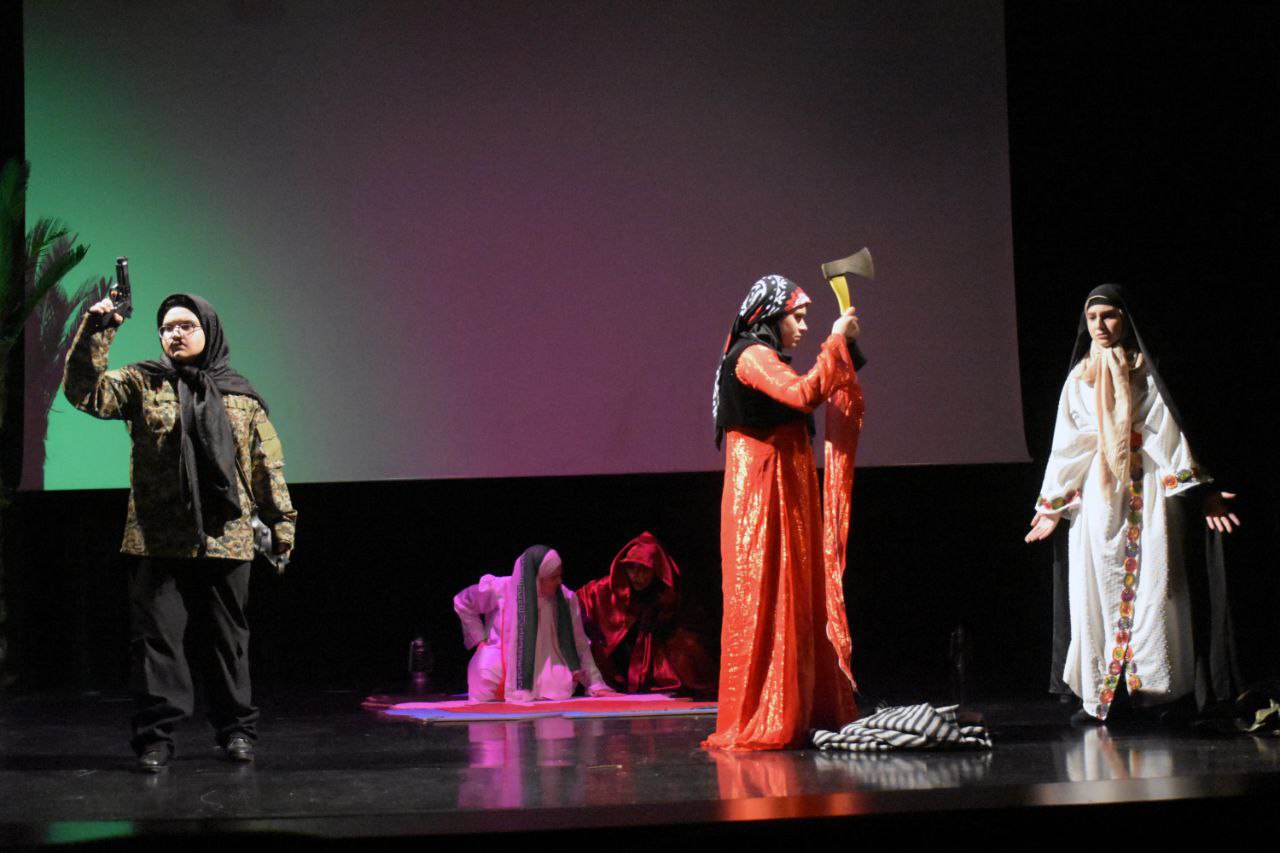 تب ترندها باید در تئاتر نقل شود/ نوجوان امروزی بدون علتحرفی نمیپذیرد_بام وطن 12 تئاتر نوجوانان