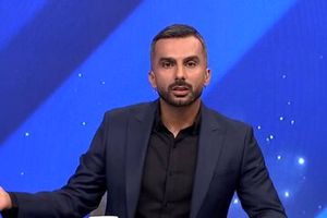 عکس العمل میثاقی به دریافت یک جایزه؛ زیاد چیزها را فراموش نمیکنم!_بام وطن 6 واکنش میثاقی به دریافت یک جایزه؛ خیلی چیزها را فراموش نمیکنم!