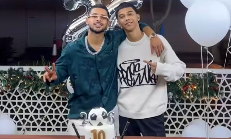 مهمان اختصاصی جشن تولد مهدی قایدی؛ برادر کوچکتر همانند به جود بلینگام_بام وطن 1 (عکس) مهمان ویژه جشن تولد مهدی قایدی؛ برادر کوچکتر شبیه به جود بلینگام