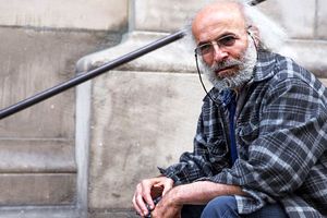 کیانوش عیاری در بیمارستان بستری شد_بام وطن 6 کیانوش عیاری در بیمارستان بستری شد