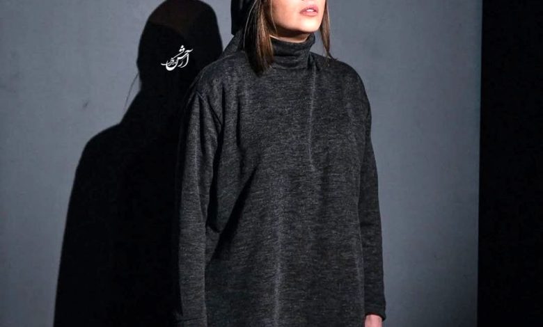 اجرای تازه ترین تاثییر جلال تهرانی در تئاتر شهر اغاز شد؛ اغاز توفانی «بونکر دوم/ شکارچی و قطار»_بام وطن 9 photo 2024 12 30 21 58 45