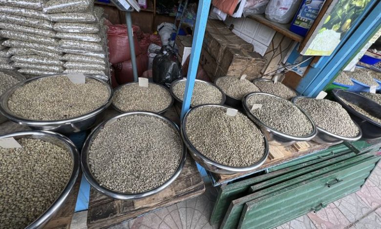 یک مغازه قهوه‌فروشی در آدیس‌بابا در اتیوپی